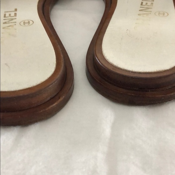 CHANEL black and while leather flat sandal - Picture 4 of 5